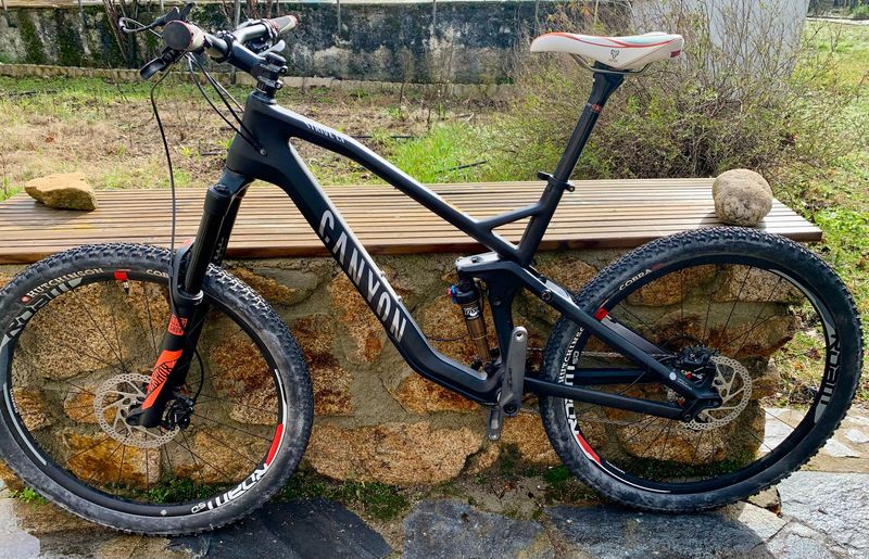 Used Canyon Strive Shimano Deore XT 2018 Mountainbike, Black — image 9 of 9