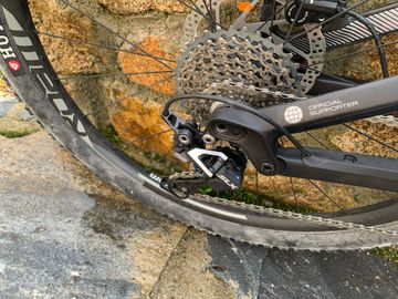 Used Canyon Strive Shimano Deore XT 2018 Mountainbike, Black — image 6 of 9