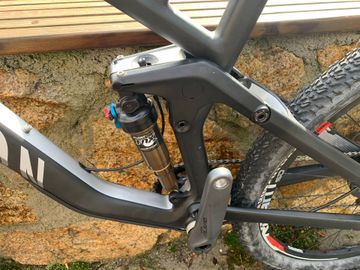 Used Canyon Strive Shimano Deore XT 2018 Mountainbike, Black — image 2 of 9