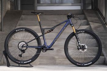 Used Orbea OIZ M-PRO 2024 2024 Mountainbike, Blue, 29 — image 2 of 3