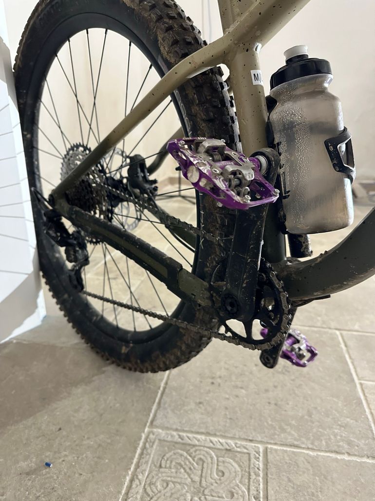 Used Trek Roscoe 9 2023 2023 Mountainbike, Black, 29 — image 8 of 15