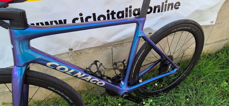 Tweedehands Colnago V4RS Custom Shimano Dura Ace Di2 2024 Road & Gravel — afbeelding 10 van 11