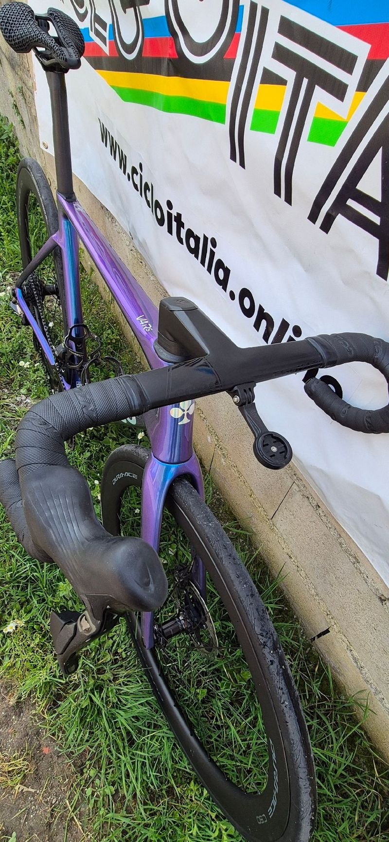 Tweedehands Colnago V4RS Custom Shimano Dura Ace Di2 2024 Road & Gravel — afbeelding 8 van 11