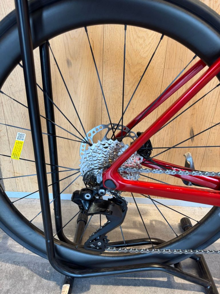 Used Colnago V4 Shimano 105 Di2 2025 2025 Road & Gravel, Red — image 3 of 8