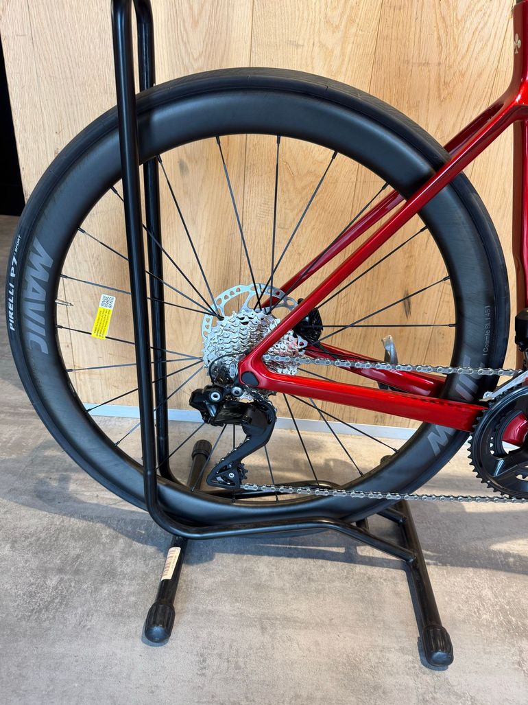 Used Colnago V4 Shimano 105 Di2 2025 2025 Road & Gravel, Red — image 2 of 8