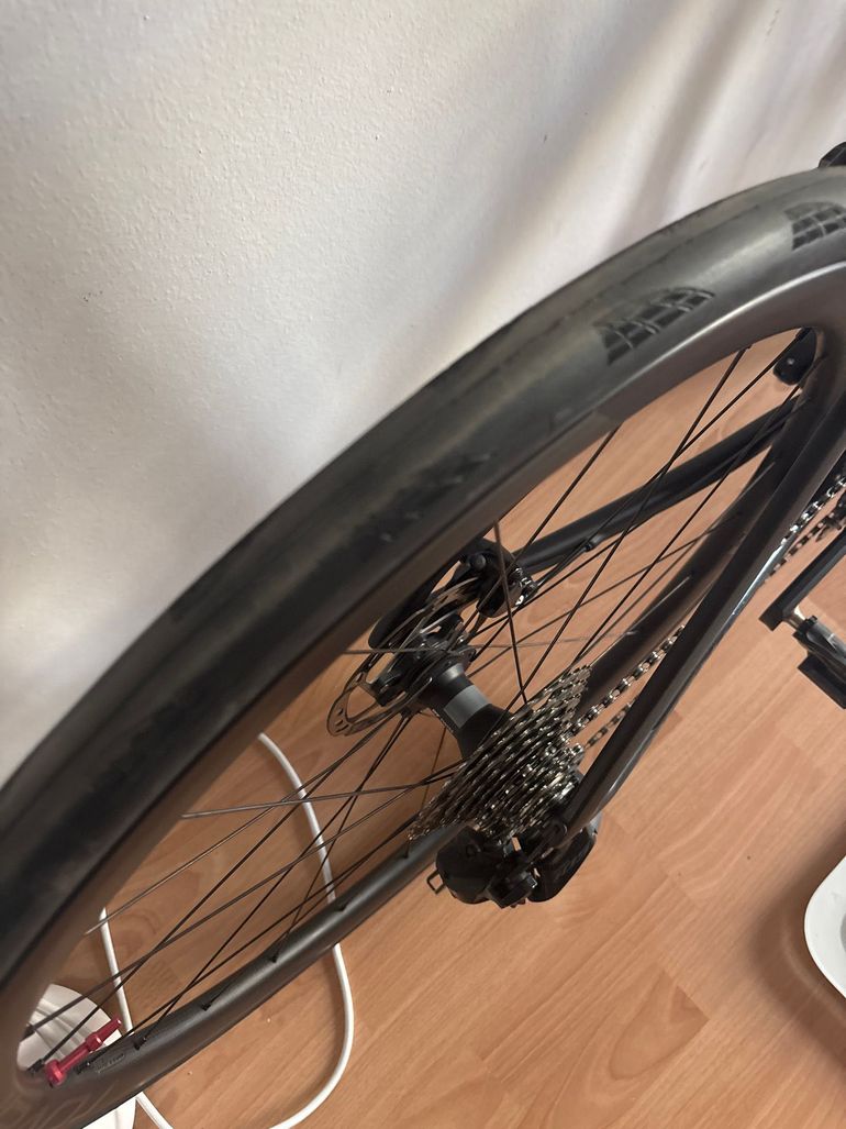 Used Specialized Tarmac Shimano 105 Di2 2023 Road & Gravel, Black — image 3 of 5
