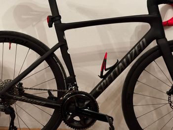 Used Specialized Tarmac Shimano 105 Di2 2023 Road & Gravel, Black — image 2 of 5