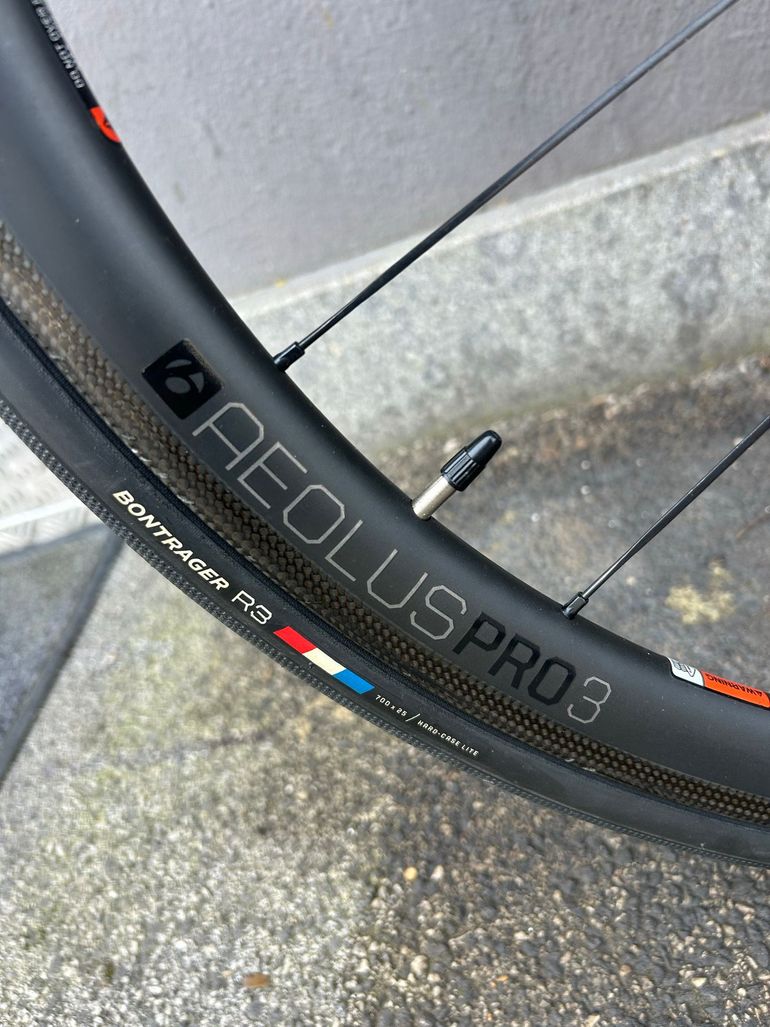 Used Trek Émonda SL 6 2020 2020 Road & Gravel, Light Gray — image 8 of 9