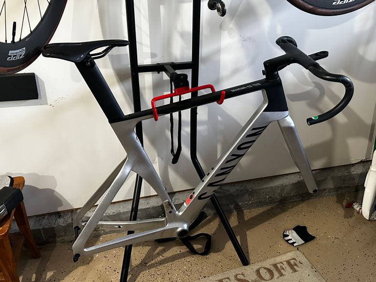 Used Canyon Aeroad CF SLX 8 AXS SPEED 2025 Frameset 2025 Road & Gravel, Light Gray — image 2 of 11