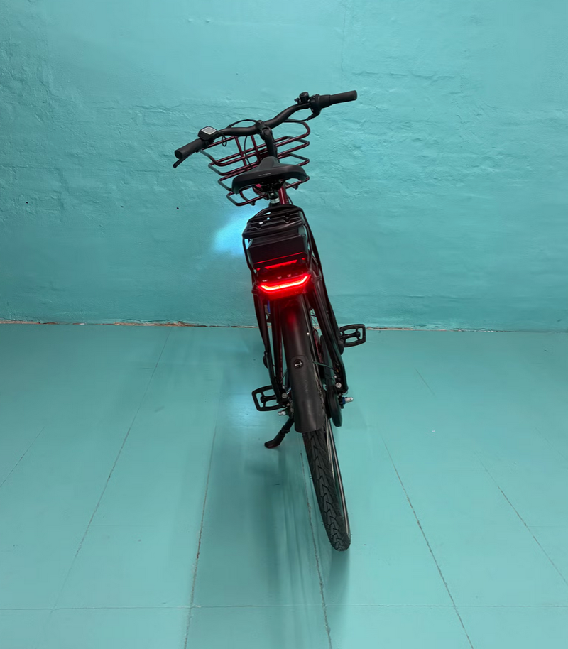 Used Batavus Capri E-Go 2024 Urban, Red — image 2 of 6