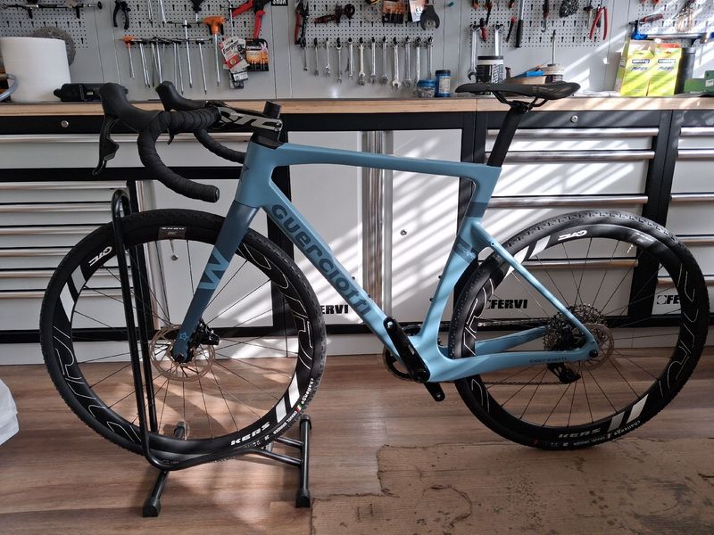 Used Guerciotti Escape SRAM Rival eTap AXS 2026 Road & Gravel, Blue — image 2 of 6