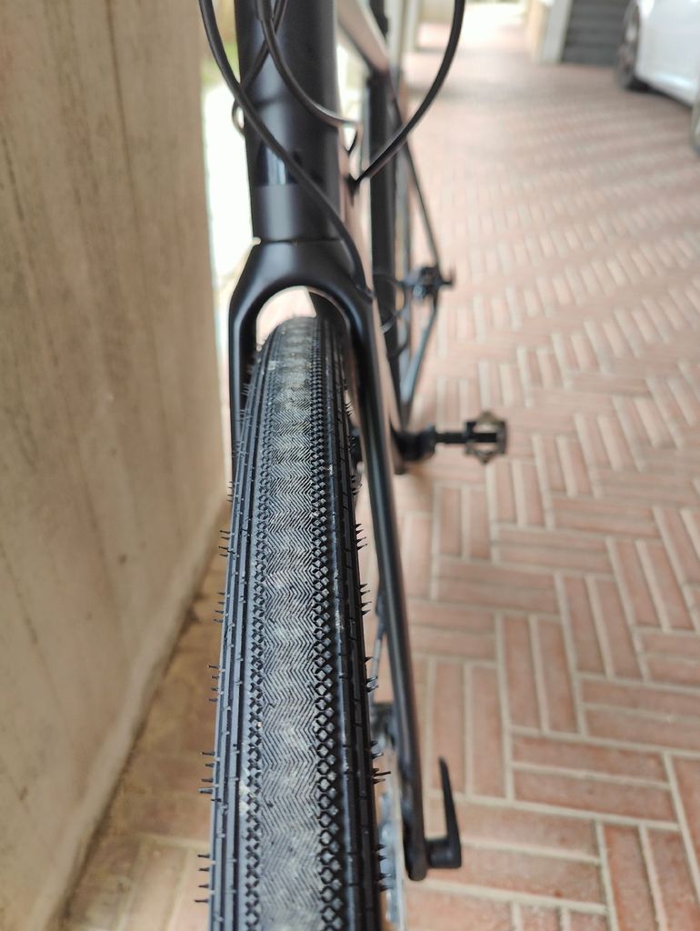 Used Canyon Endurace 7 2022 2022 Road & Gravel, Black — image 6 of 13