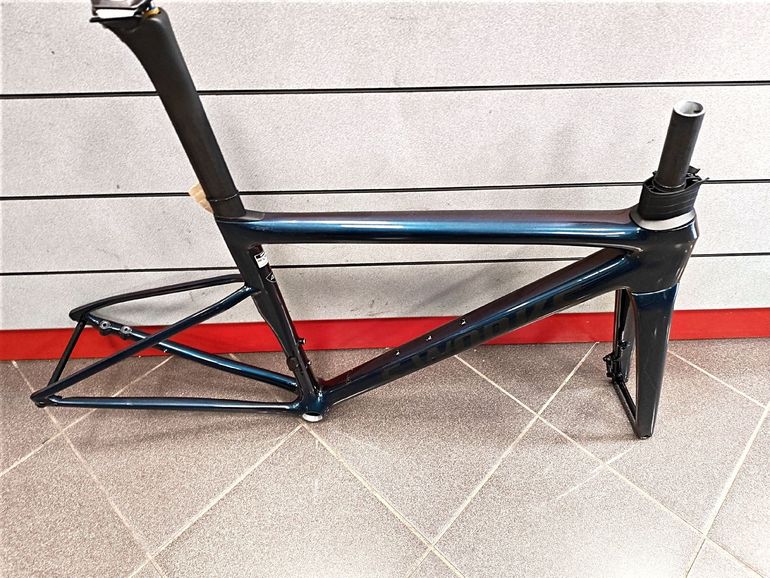 Used Specialized Tarmac Frameset 2025 Road & Gravel — image 4 of 5