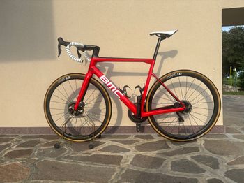 Used BMC Teammachine SLR01 DISC THREE 2019 2019 Road & Gravel — image 2 of 6