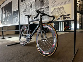 Used Handsling Handsling Custom Shimano Dura Ace Di2 2023 Road & Gravel, Schwarz — image 4 of 7