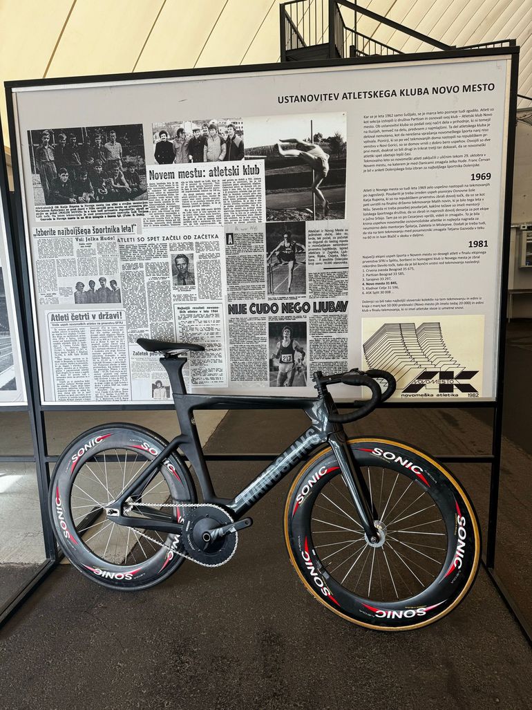 Used Handsling Handsling Custom Shimano Dura Ace Di2 2023 Road & Gravel, Schwarz — image 1 of 7