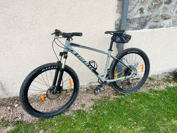 Gebrauchtes Giant Talon 1 2020 2020 Mountainbike, Hellgrau, 27.5 — Bild 2 von 4