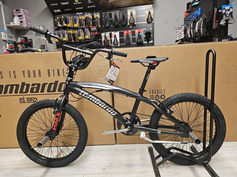 Used LOMBARDO Custom 2026 Youth, Black — image 2 of 3
