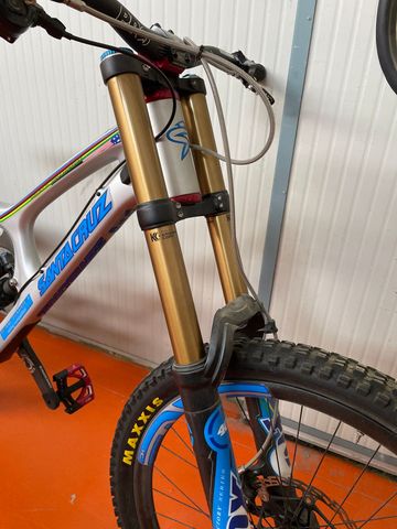 Used Santa Cruz V10 Other SRAM 2013 Mountainbike, Light Gray — image 4 of 7