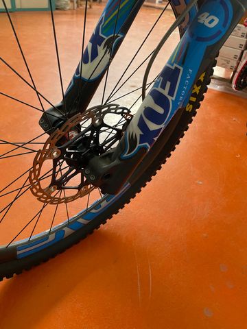 Used Santa Cruz V10 Other SRAM 2013 Mountainbike, Light Gray — image 6 of 7