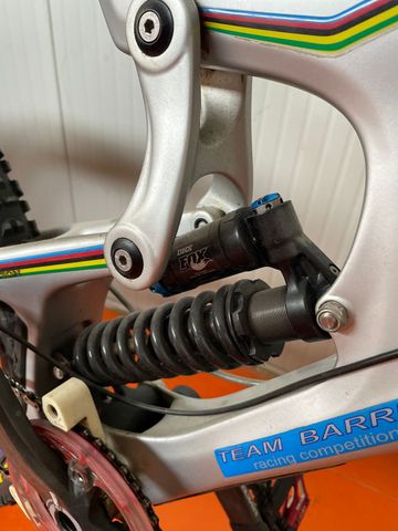 Used Santa Cruz V10 Other SRAM 2013 Mountainbike, Light Gray — image 7 of 7