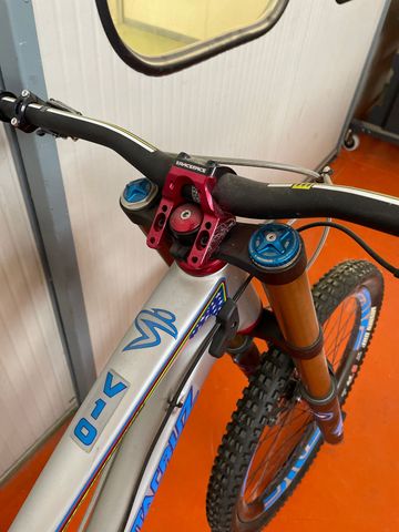 Used Santa Cruz V10 Other SRAM 2013 Mountainbike, Light Gray — image 5 of 7