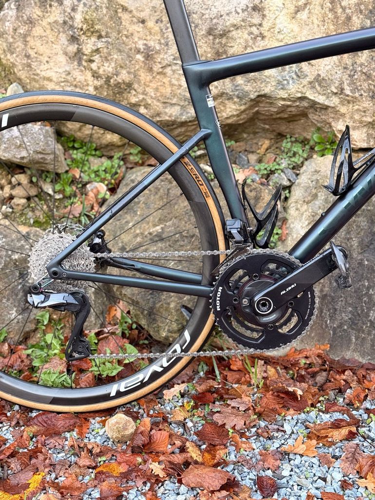 Used Specialized Tarmac Shimano Ultegra Di2 2024 Road & Gravel, Black — image 3 of 3