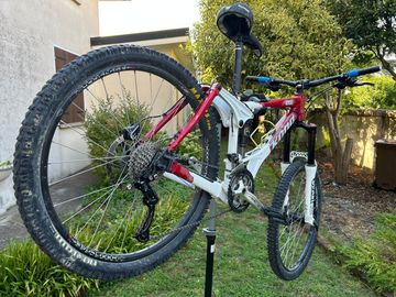 Used Kona Clump 7005 2009 Mountainbike, Red, 26 — image 2 of 15