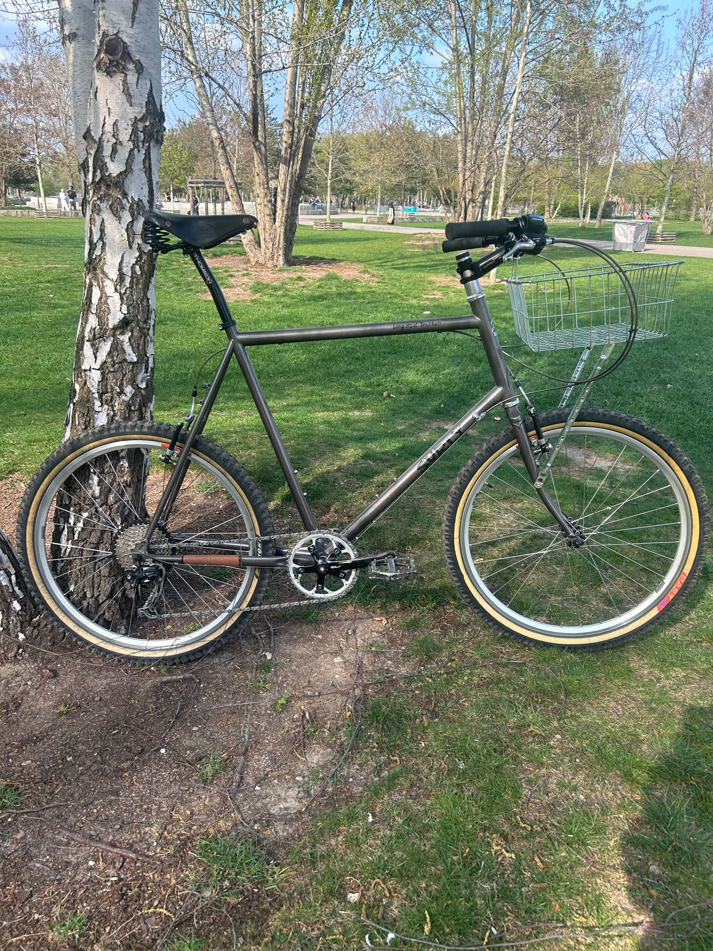 【DIAMONDLIFE】SURLY long haul trucker Review: Surly Long Haul Trucker Touring Bike - CYCLINGABOUT.com