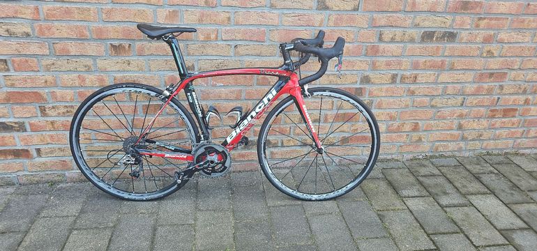 Used Bianchi Oltre SRAM Red 2014 Road & Gravel, Red — image 2 of 8