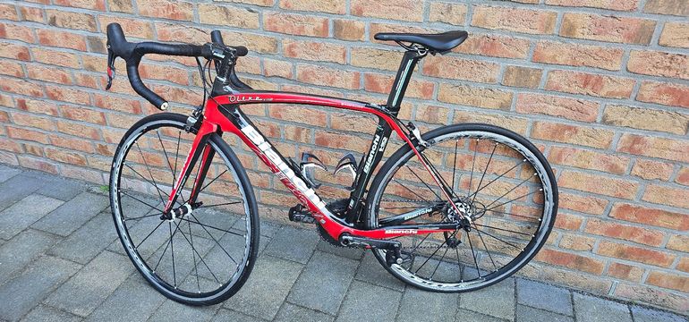 Used Bianchi Oltre SRAM Red 2014 Road & Gravel, Red — image 1 of 8