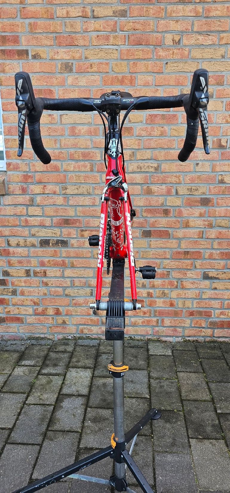 Used Bianchi Oltre SRAM Red 2014 Road & Gravel, Red — image 5 of 8