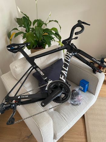 Tweedehands Factor Ostro Shimano Ultegra Di2 2023 Road & Gravel — afbeelding 6 van 10