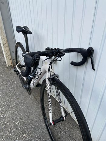 Used Specialized Amira SRAM Force 2016 Road & Gravel — image 2 of 4