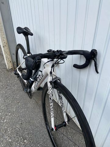 Used Specialized Amira SRAM Force 2016 Road & Gravel, White — image 2 of 4