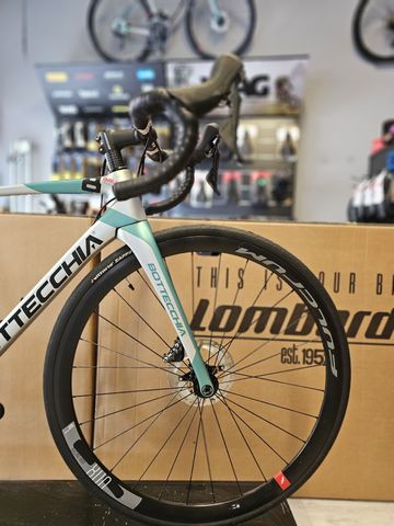 Used Bottecchia Custom Shimano Ultegra 2024 Road & Gravel, Light Gray — image 3 of 4