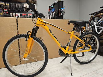 Used Myland Custom Other Shimano 2026 Youth, Orange — image 3 of 3