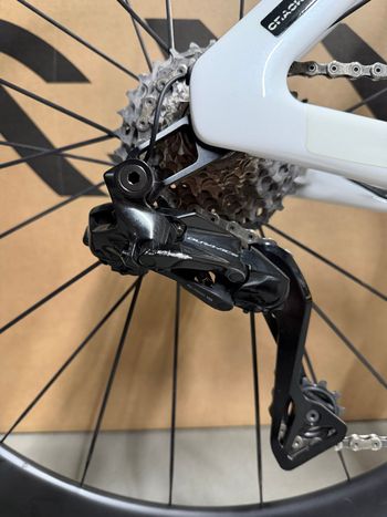 Used Canyon Aeroad CF SLX 9 Di2 2025 2025 Road & Gravel, Blanco — image 2 of 9