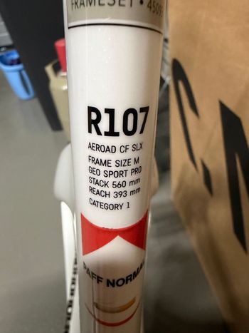 Used Canyon Aeroad CF SLX 9 Di2 2025 2025 Road & Gravel, Blanco — image 6 of 9