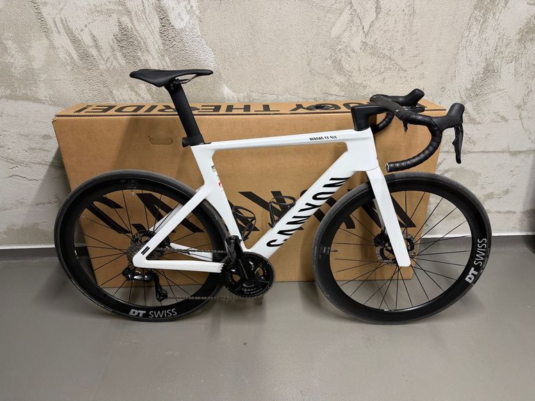 Used Canyon Aeroad CF SLX 9 Di2 2025 2025 Road & Gravel, Blanco — image 1 of 9