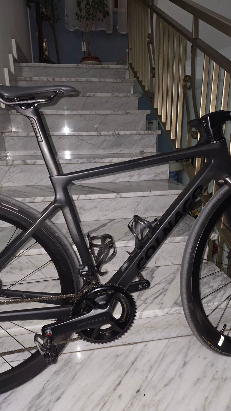 Used Colnago V4Rs Disc Ultegra Di2 8100 w/Fulcrum Racing Wind 400 Wheels 2024 2024 Road & Gravel, Black — image 12 of 42