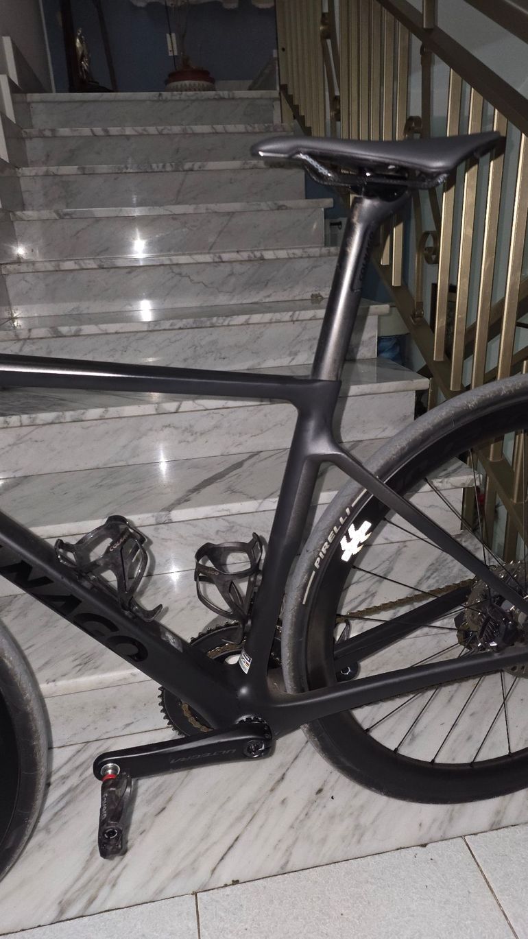 Used Colnago V4Rs Disc Ultegra Di2 8100 w/Fulcrum Racing Wind 400 Wheels 2024 2024 Road & Gravel, Black — image 35 of 42