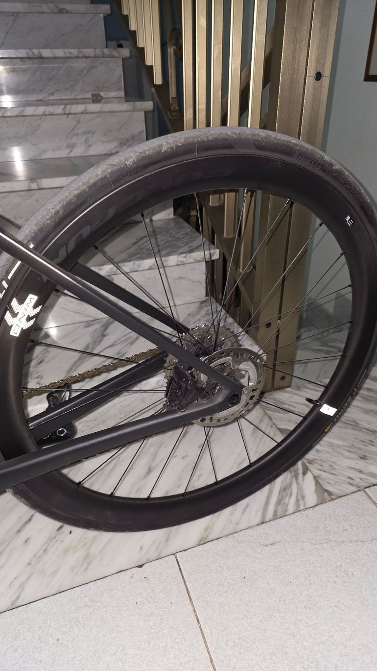 Used Colnago V4Rs Disc Ultegra Di2 8100 w/Fulcrum Racing Wind 400 Wheels 2024 2024 Road & Gravel, Black — image 29 of 42