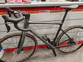 Used Scott Addict 20 2024 2024 Road & Gravel — image 7 of 10