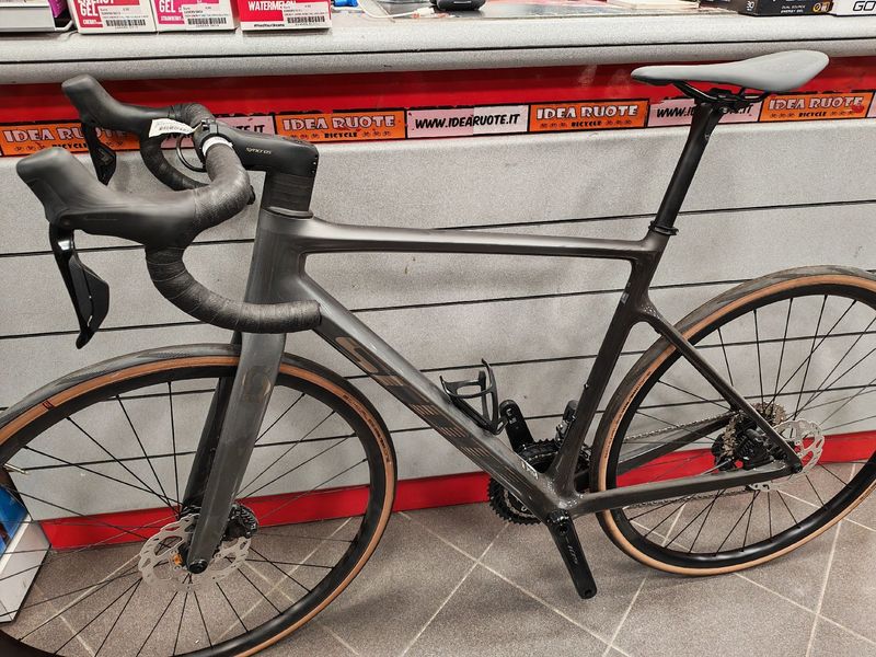 Scott Addict 20 2024 2024 Road & Gravel d'occasion — image 7 sur 10