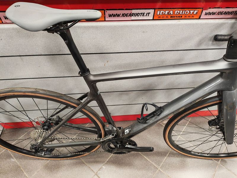 Scott Addict 20 2024 2024 Road & Gravel d'occasion — image 4 sur 10