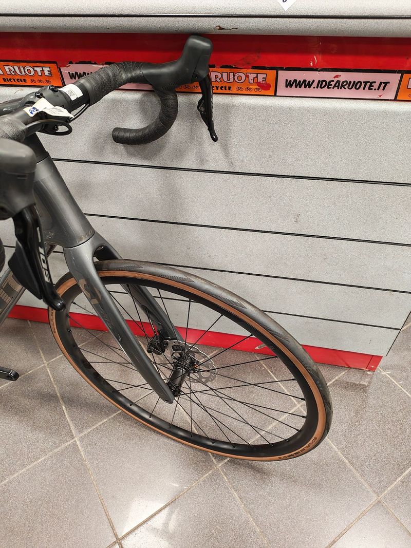 Scott Addict 20 2024 2024 Road & Gravel d'occasion — image 2 sur 10