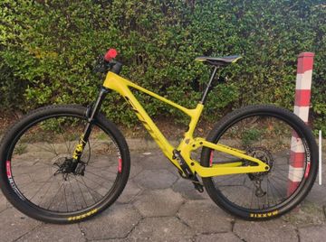 Used Scott Spark RC Comp 2022 2022 Mountainbike, Orange, 29 — image 2 of 12