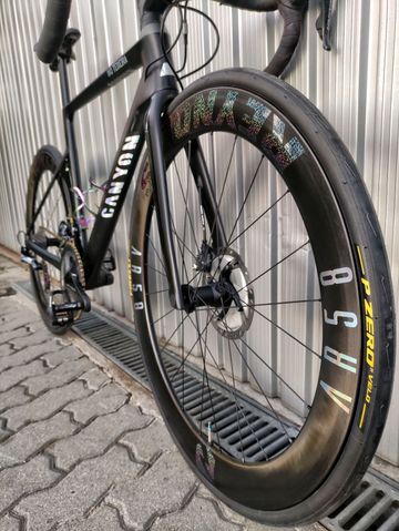 Canyon Aeroad CF SL Disc 8.0 2019 2019 Road & Gravel usato, Nero — immagine 4 di 6