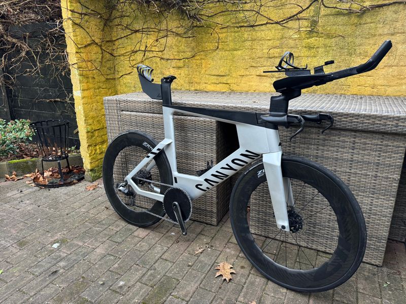 Canyon Speedmax CFR eTap 2023 2023 Road & Gravel de segunda mano, Gris claro — imagen 4 de 8